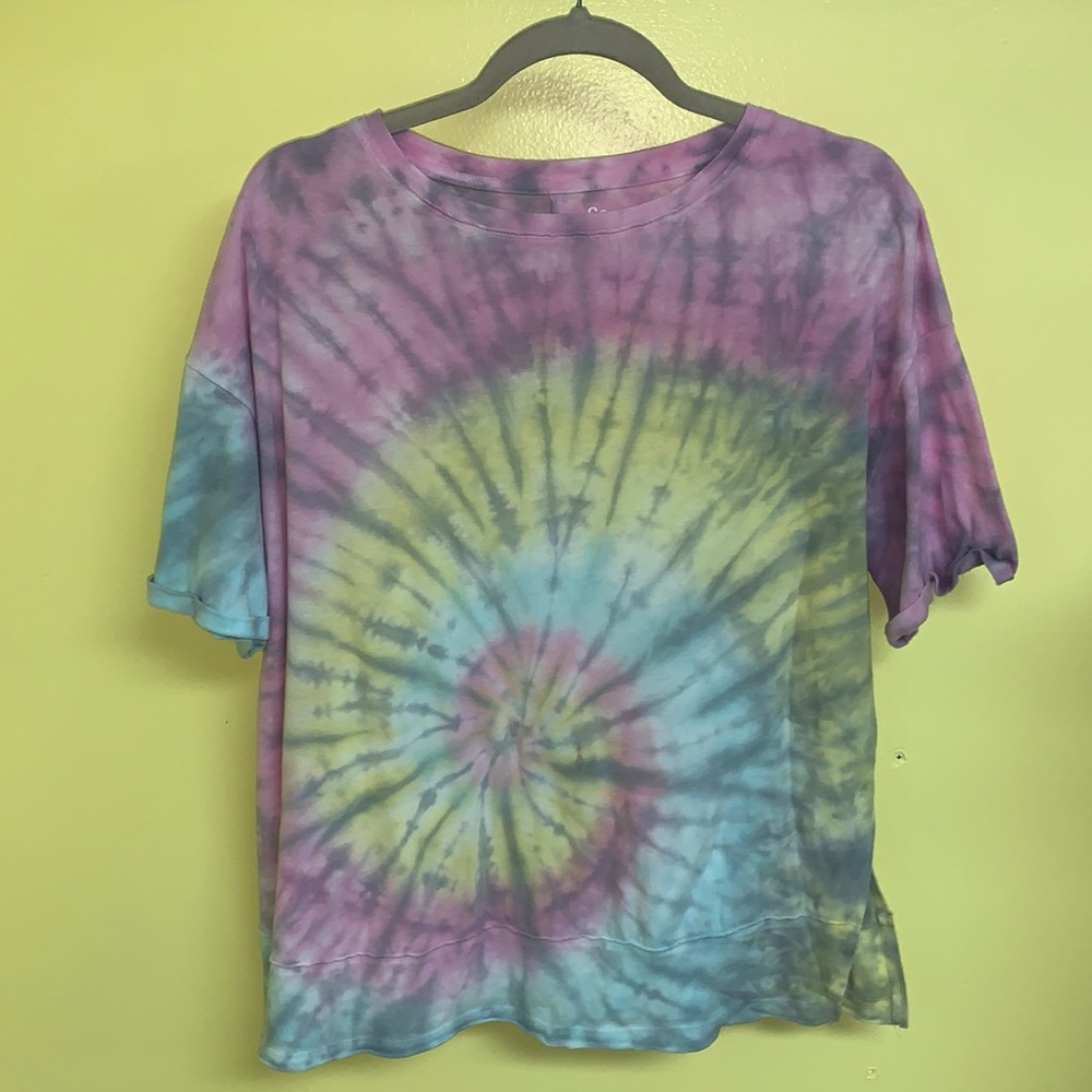 Graphic Tie Dye Tee. Size M.